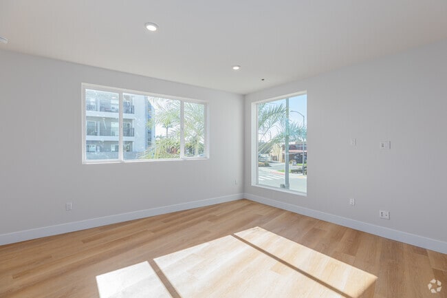 2BR, 2BA - 850SF - Living Room - Pacific Heights (Phase 2)