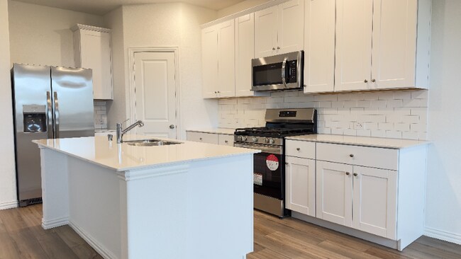 Building Photo - 2108 Angus Dr