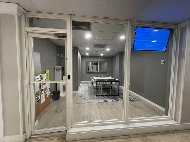 Foto del edificio - 1865 79th Street Cswy