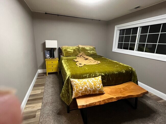 DORMITORIO - 1220 Carroll Rd