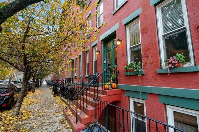 Building Photo - 237 3rd St