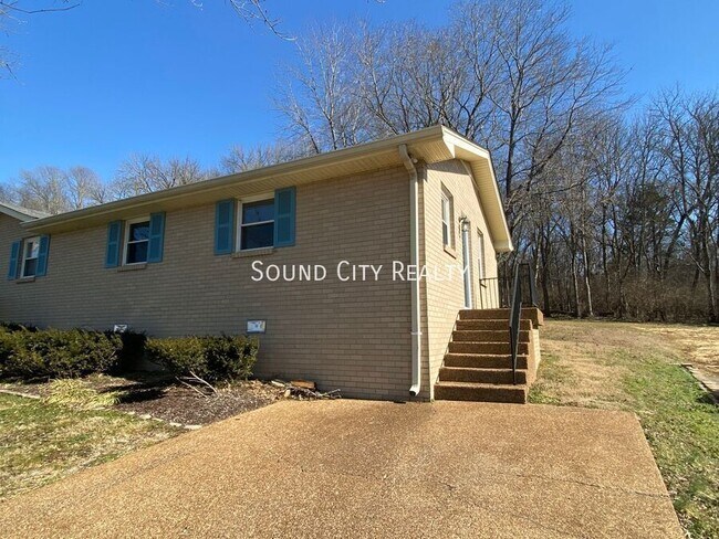 Foto del edificio - 923 Oak Vale Dr
