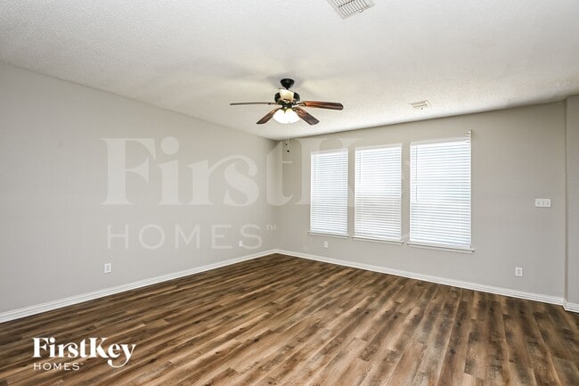 Building Photo - 4817 Palm Ridge Dr