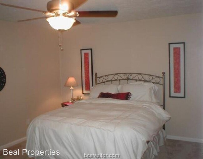 Building Photo - 1 br, 1 bath House - 2323 De Lee St. #29