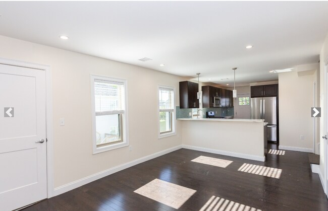 Building Photo - 39 Harvard St