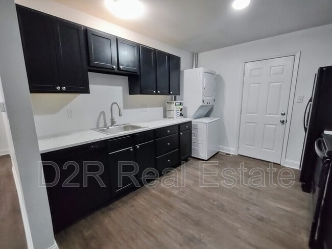 Building Photo - 7909 Southfield Dr