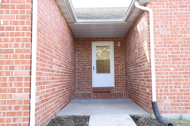 Foto del edificio - 1803 Maxwell St
