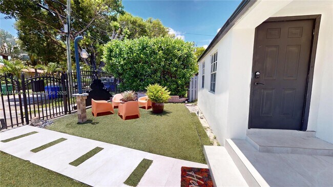 Foto del edificio - 2981 SW 12th St