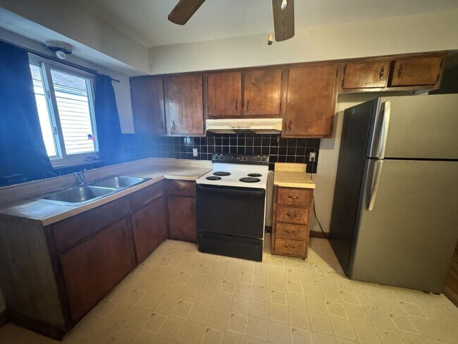 Foto del edificio - 2203-2205 McGuffey Rd.