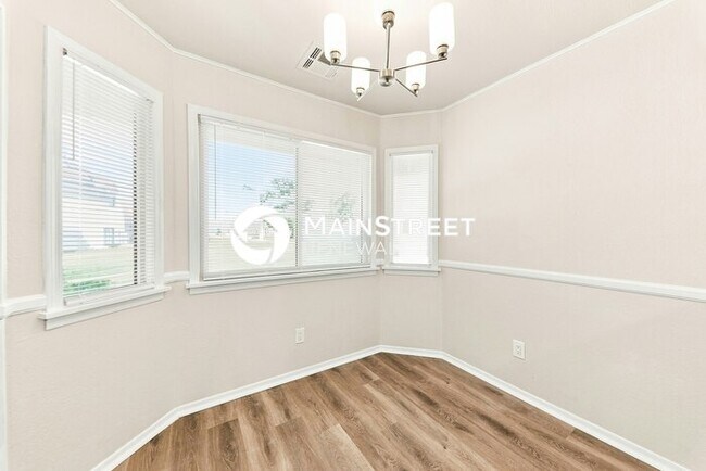 Building Photo - 3 Bedroom Pet-Friendly Home in Phoenix, AZ with Main Street Renewal