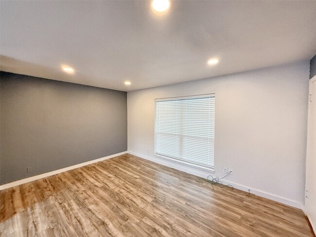 Foto del edificio - 4811 Live Oak St