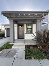 Building Photo - 1604 Winding Creek Way