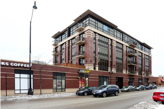 Primary Photo - 4001-4037 N. Lincoln Ave