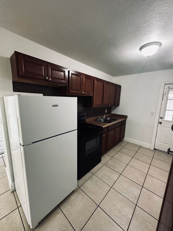 Foto del edificio - 26 Ella St