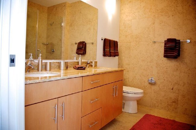 Foto del edificio - 215 W Illinois St