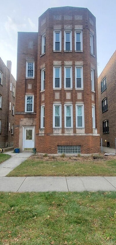 Primary Photo - 2 bedroom in Chicago IL 60619