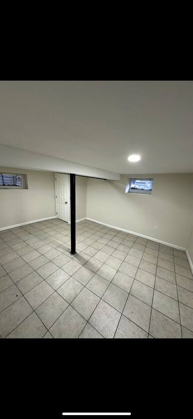 Foto principal - 84 McKay Ave