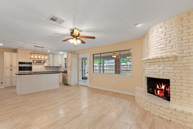 Foto del edificio - 4906 Green Willow Ln