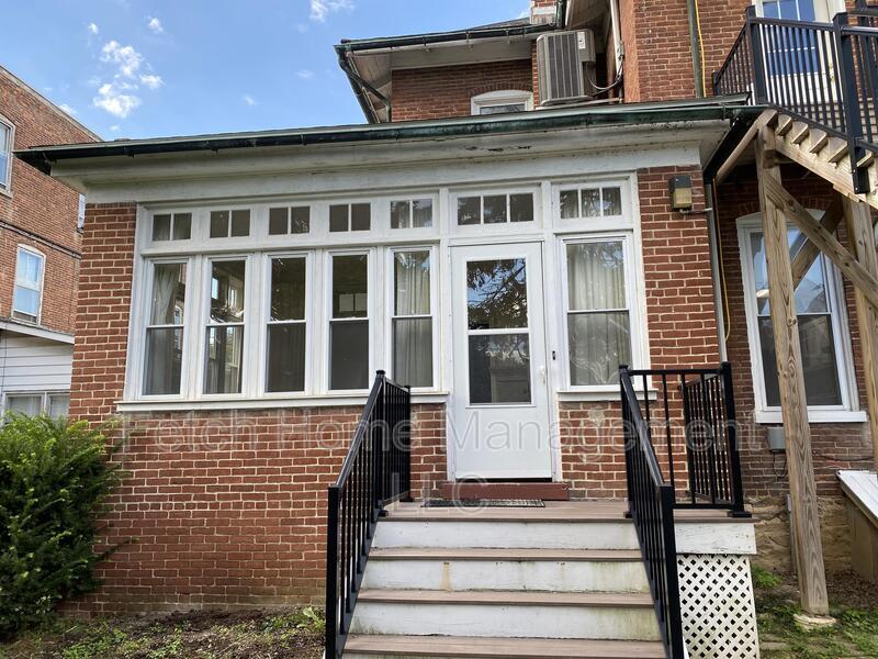 125 E State St, Quarryville, PA 17566 Condo for Rent in Quarryville
