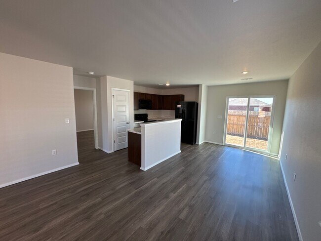 Foto del edificio - *Pre-leasing* Three Bedroom | Two Bath Hom...