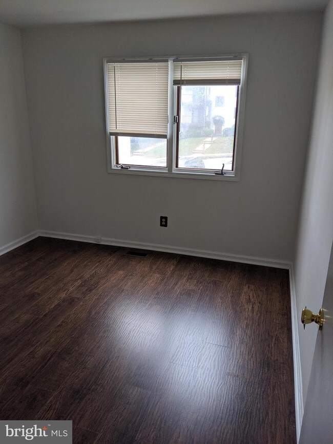 Building Photo - 809 Cambridge Cir