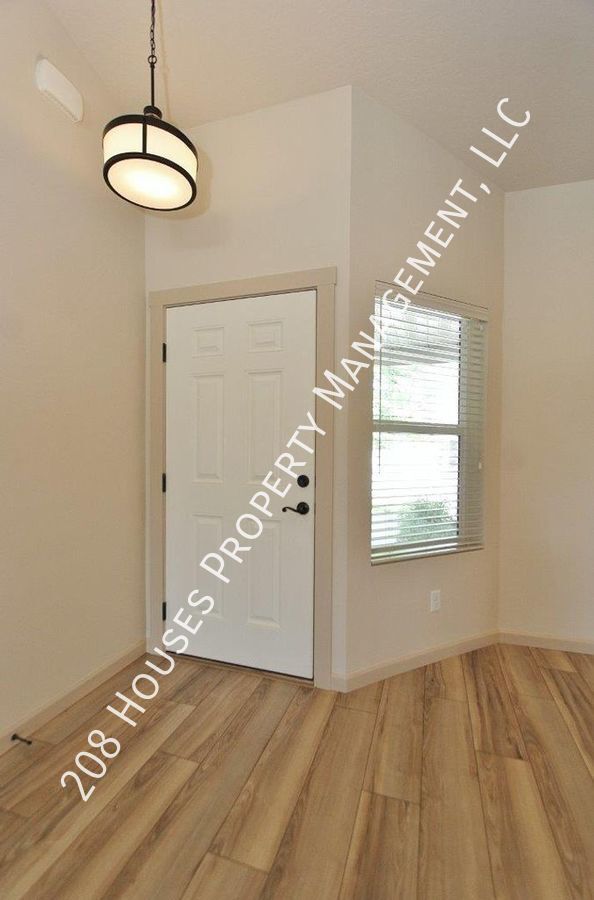 Foto del edificio - Immaculate Single-Level Home