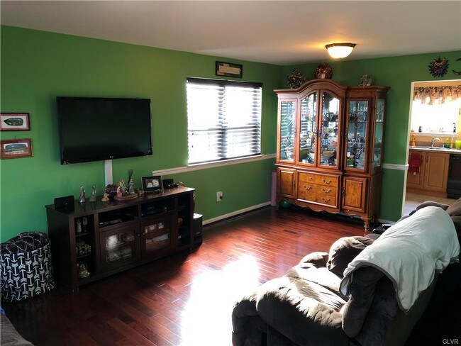 Building Photo - 123 Highlands Cir