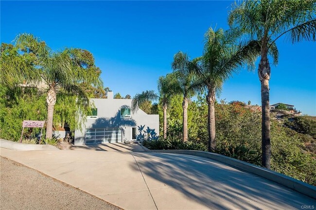 Foto del edificio - 24764 W Saddle Peak Rd