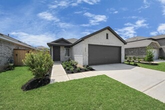 Building Photo - 28607 Bottom Grass Trl