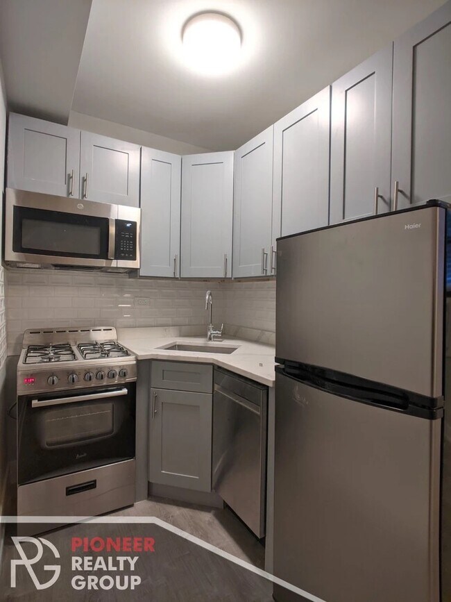 Building Photo - 503 W Belmont Ave
