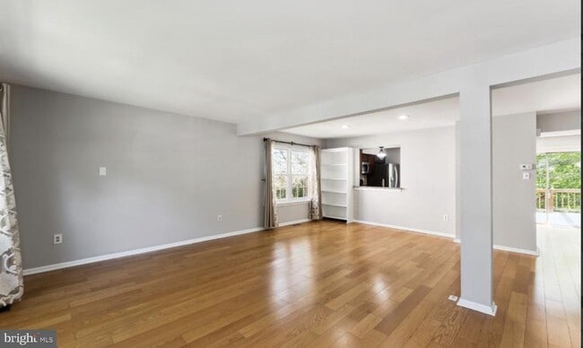 Building Photo - 8746 Ruppert Ct