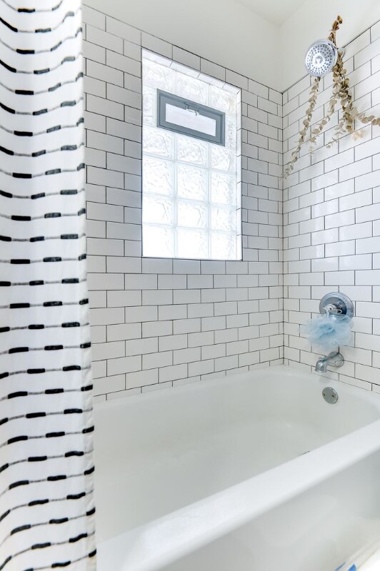 Foto del edificio - 1160 Raymond Ave