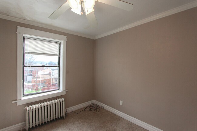 Building Photo - 818 Heberton St