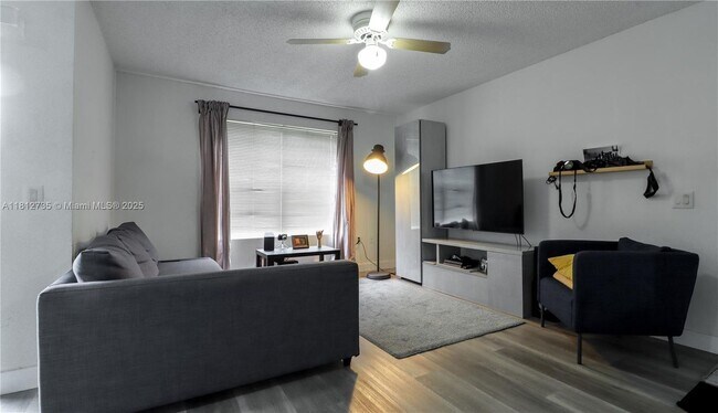 Foto del edificio - 10371 SW 150th Pl