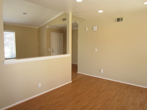 Building Photo - 24690 Morning Glory Dr