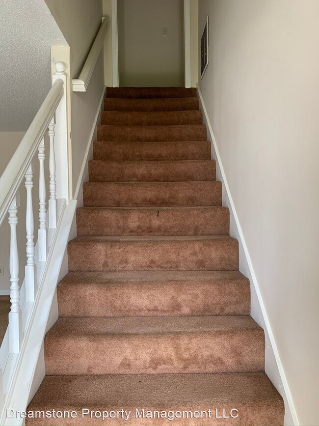 Foto del edificio - 4 br, 2 bath House - 1229 Regal Heights Drive