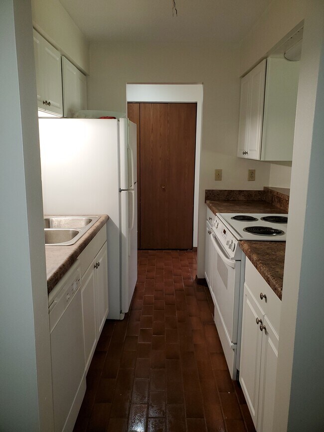Kitchen - 5741 Autumn Ridge Ct