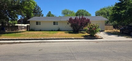 Building Photo - 7206 S Ravenswood Way