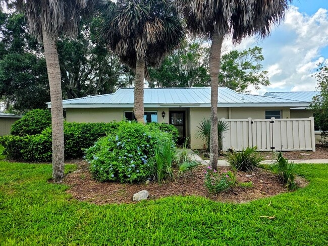 Building Photo - 11456 W Bayshore Dr