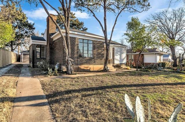 Building Photo - 2753 El Tivoli Dr
