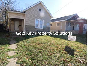 Building Photo - 1157 W Kilgore Ave