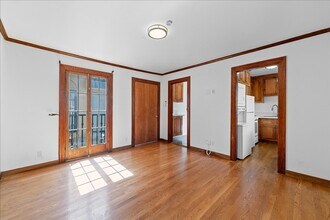 Building Photo - 320 1/4 Columbia Ave