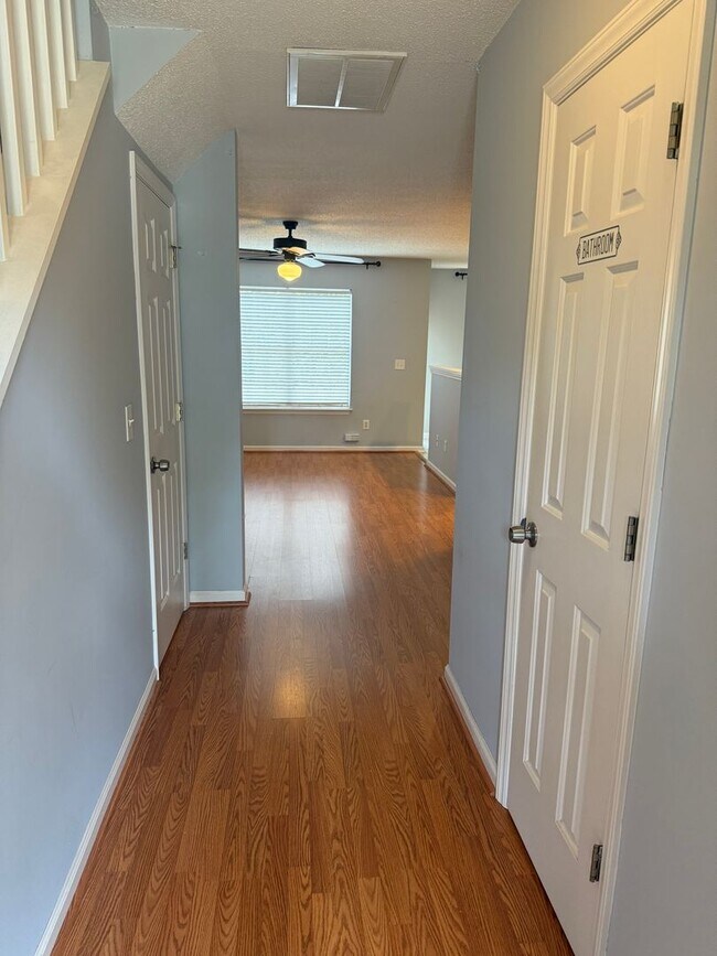 Foto del edificio - Cozy Townhome in Rachels Keep!