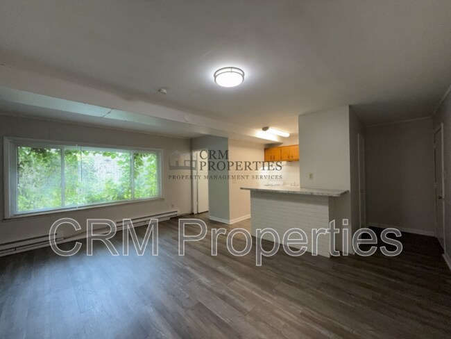 Foto del edificio - 6114 Hillside Ave