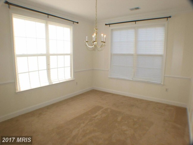 Building Photo - 3437 Highgrove Dr