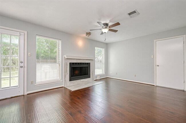 Foto del edificio - 2731 Lakefield Way