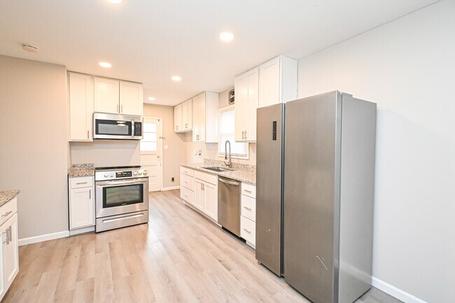 Building Photo - 2530 Bellfield St