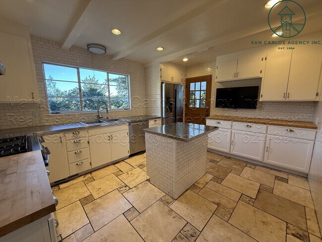 Foto del edificio - Charming Three Bedroom Hatton Fields Home