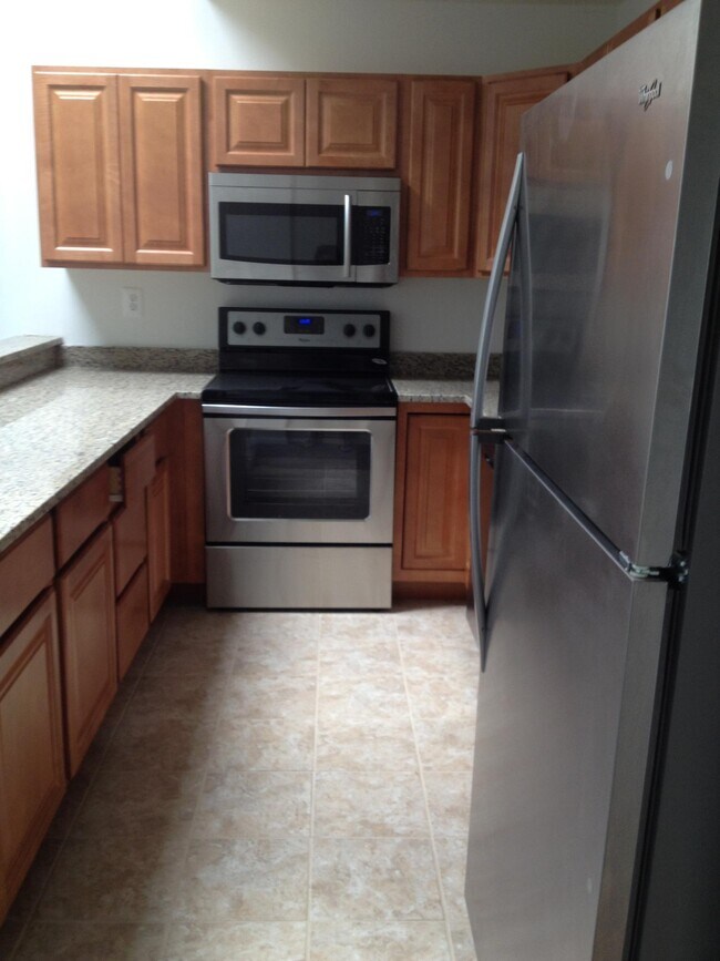 kitchen - 911 Stubblefield Ln