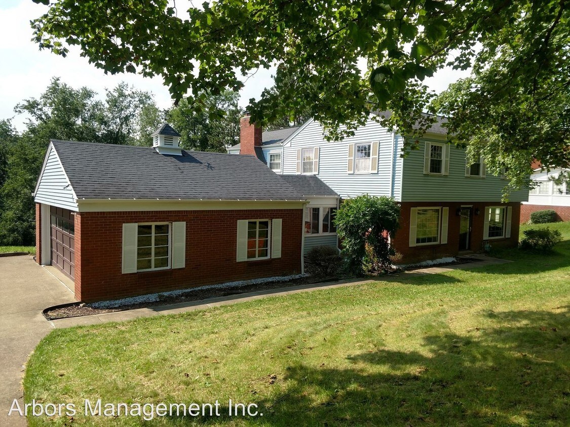 Primary Photo - 2638 Lindenwood Dr